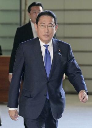 首相官邸に入る岸田首相=20日午前