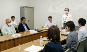 広島県の一部海域で昨年、カキが大量死した問題を受け開かれた有識者会議=26日、広島県庁