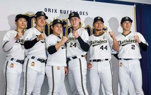 オールスター戦のファン投票で選出されたオリックスの(左から)西川、太田、宮城、紅林、頓宮、若月=京セラドーム