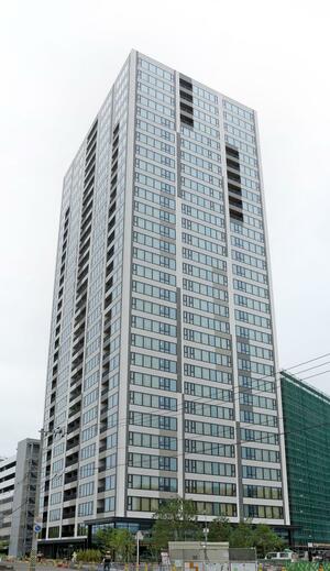 新潟駅南口のアイコニックタワー新潟ステーション=新潟市中央区花園1