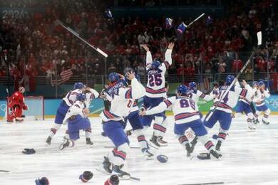 米国が46年ぶり金メダル アイスホッケー・22日 | 新潟日報