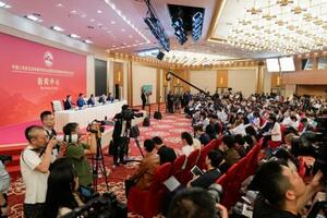 　中国政府が開いた、抗日戦争勝利８０年を記念する行事についての記者会見＝２８日、北京（共同）