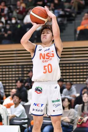 三重－新潟　先発し、９得点５リバウンドした長尾光輝＝四日市市総合体育館（新潟アルビレックスＢＢ提供）