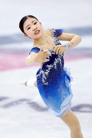 　女子フリー　演技する千葉百音＝ミラノ（共同）