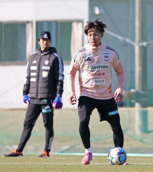 練習に取り組むＤＦ舩木翔＝宮崎県都城市