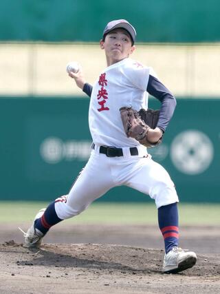 新潟産大付－県央工　県央工の先発・神子島大和（１０）＝悠久山球場