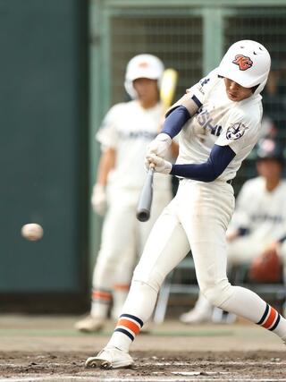 開志学園－中越　８回開志学園無死一、三塁、大野佑の二ゴロ併殺間に３走が生還し、１－３＝２３日、三条市月岡４の三条パール金属スタジアム