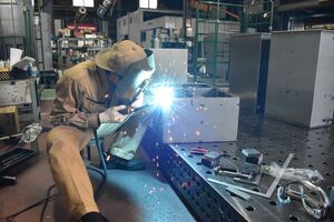 溶接技術を強みとする難波製作所。長岡市内のものづくり産業のPRを求める声は多い=長岡市福道町