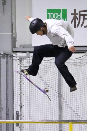　男子ストリート準決勝を首位通過した白井空良＝宇都宮市東部総合公園