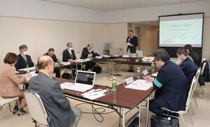 タクシー業の活性化策などを探った長岡交通圏準特定地域協議会=長岡市千秋3