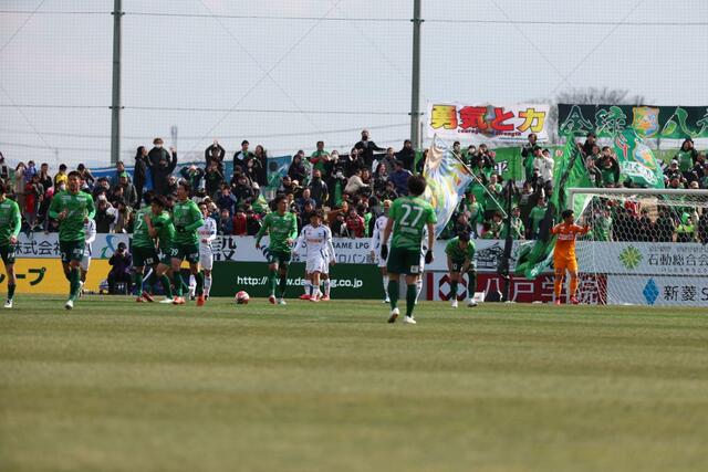 前半、同点ゴールを決められる。1-1=プラスタ