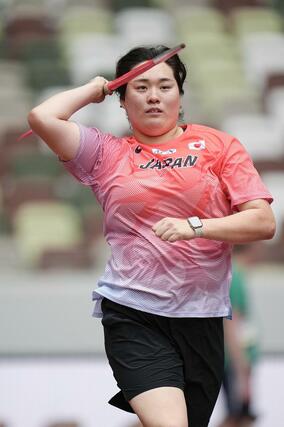 世界選手権東京大会を前に調整する女子やり投げの北口榛花=12日、国立競技場