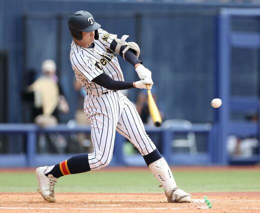 帝京長岡－新発田南　３回帝京長岡１死満塁、茨木佑太が２点適時二塁打を放ち２－１で逆転＝エコスタ