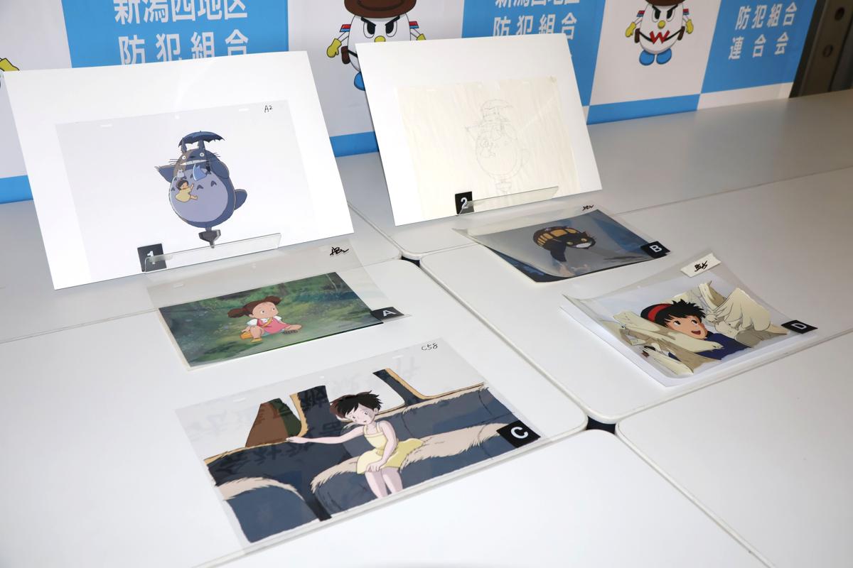 ジブリ「トトロ」の偽セル画など9万円で販売…中国籍の男ら3人逮捕