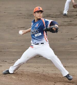 先発し、4回4失点の飯田大翔=読売ジャイアンツ球場