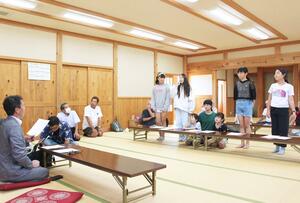 配役が決まった子ども歌舞伎の出演者ら=魚沼市干溝