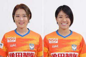左からDF山谷瑠香、FW石淵萌実=いずれも(C)新潟L