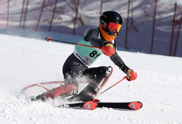 男子回転　県勢最高の１４位だった加藤山登（上教大付）＝長野県野沢温泉村