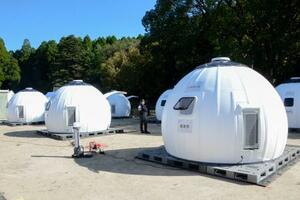 実動訓練で設置されたシェルター=29日午後、佐賀県伊万里市