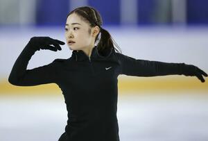 練習を公開した、フィギュアスケート女子の島田麻央=木下アカデミー京都アイスアリーナ