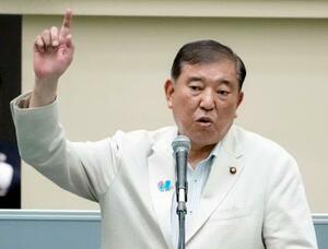 高松市で演説する自民党総裁の石破首相=15日午後