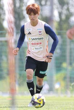 J1第24節・新潟-広島へ向けて前日練習するMF長谷川元希=7月19日、聖籠町の専用練習場