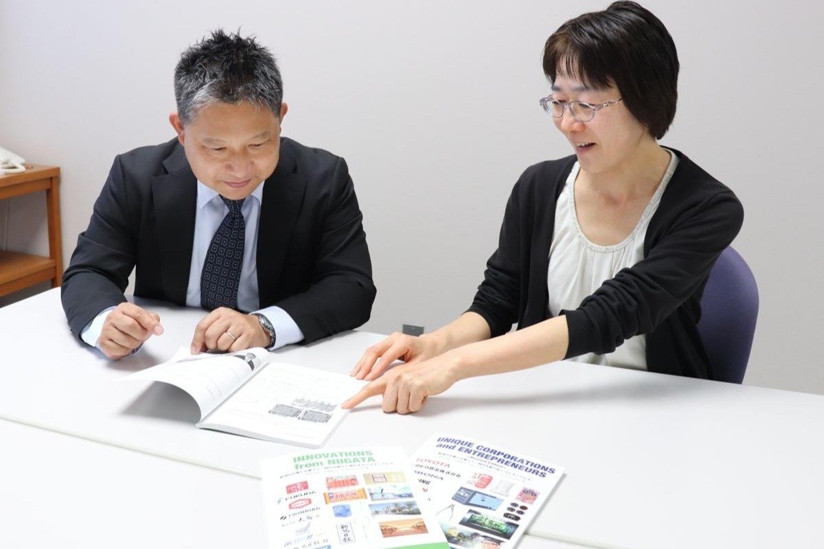 地元企業を題材にしたオリジナル英語教材が学生からも好評 新潟工科大