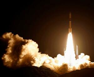 鹿児島県の種子島宇宙センターから打ち上げられるH2Aロケット50号機=29日未明