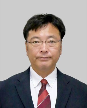 国定勇人氏