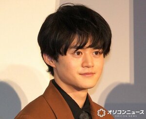 フィルムカメラにハマっていることを明かした鈴鹿央士 （C）ORICON NewS inc.