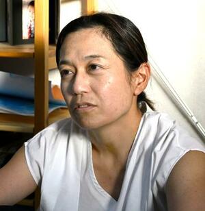 取材に応じる大上かおりさん=7月、福岡県内