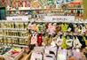 　ユザワヤ蒲田店のぬい活コーナーに並ぶぬいぐるみ用の小物＝東京都大田区