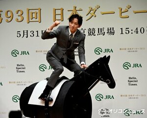 木馬に騎乗しきれいなフォームを披露した坂井瑠星 （C）ORICON NewS inc.