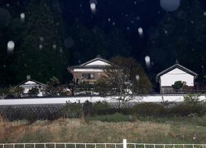 安達結希さんの自宅＝１５日午後８時２２分、京都府南丹市