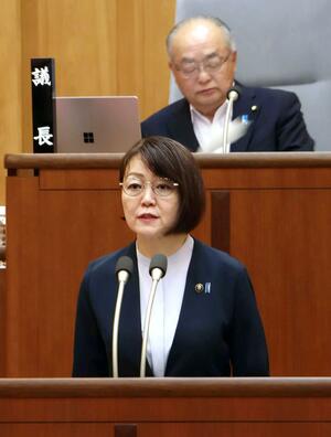 ６月定例会の本会議に出席した藤田明美市長＝加茂市議会