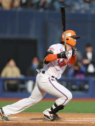 ８回１死一、三塁、髙山俊が適時打を放ち５－４＝エコスタ（写真映像部・菊池雪那）