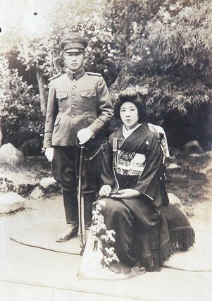 ヤスさんと一郎さんの正式な結婚式。二人はこの日初めて顔を合わせた