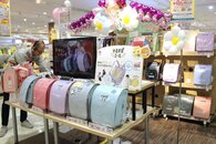 新潟県内のランドセル商戦が本格化　イオン・伊勢丹・メーカーが展示会や予約販売で取り込み狙う