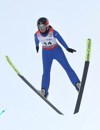 ジャンプ女子（公開競技）　７位の野呂梨渚奈（新井）の１本目＝北海道名寄市