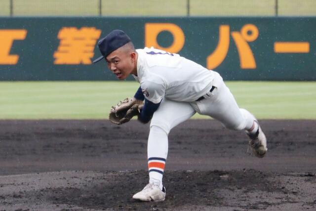 
新発田農－開志学園　１失点完投した開志学園の先発馬場恵悟＝三条パール金属スタジアム
