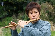 地元の子どもたちとしの笛で共演♪元「鼓童」狩野泰一さん5月17日佐渡市で公演　前浜中生徒ら練習に熱