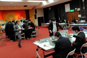 出雲崎町議選の開票作業