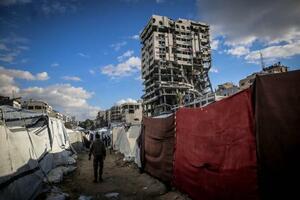 　１５日、ガザ北部ガザ市の近郊で、イスラエルによる攻撃で損壊した建物（ゲッティ＝共同）