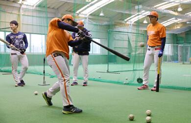プロ野球2軍戦・オイシックス新潟］雨天で練習試合中止に・室内でも