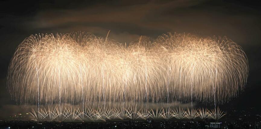 多彩な表情を見せるフェニックス