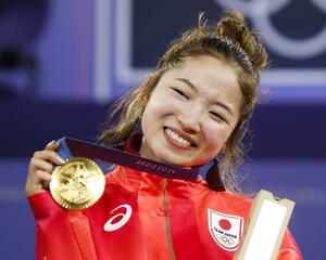 ブレイキン女子で金メダルを獲得した湯浅亜実=パリ(共同)