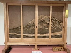 第55回全国建具展示会で内閣総理大臣賞に選ばれた作品=東京都台東区