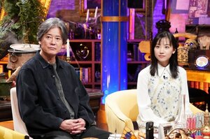 『金曜ミステリークラブ!!!』に出演する（左から）唐沢寿明、芦田愛菜（C）日本テレビ