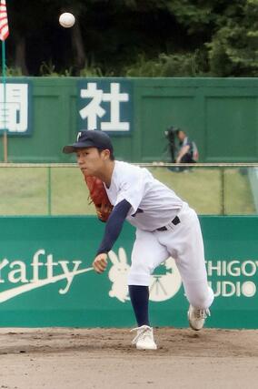 高田の先発で３回まで投げた武藤稜＝７月１７日、長岡市悠久山