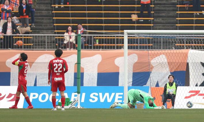 徳島－新潟　後半７分、追加点を奪われ０－３＝鳴門大塚